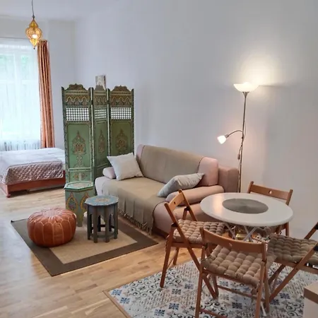 Leier アパート ピエシュチャニ