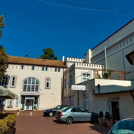 アパート Leier ピエシュチャニ