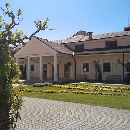 アパート Leier ピエシュチャニ