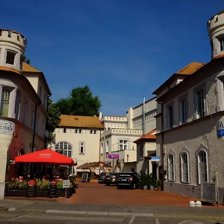 Leier アパート ピエシュチャニ